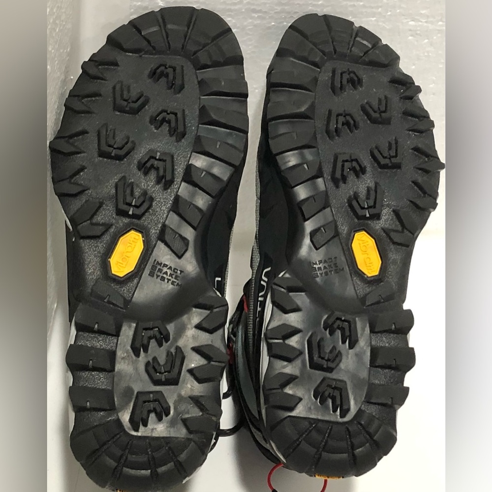 La Sportiva Gray and Black Athletic Shoes - Picture 10 of 10